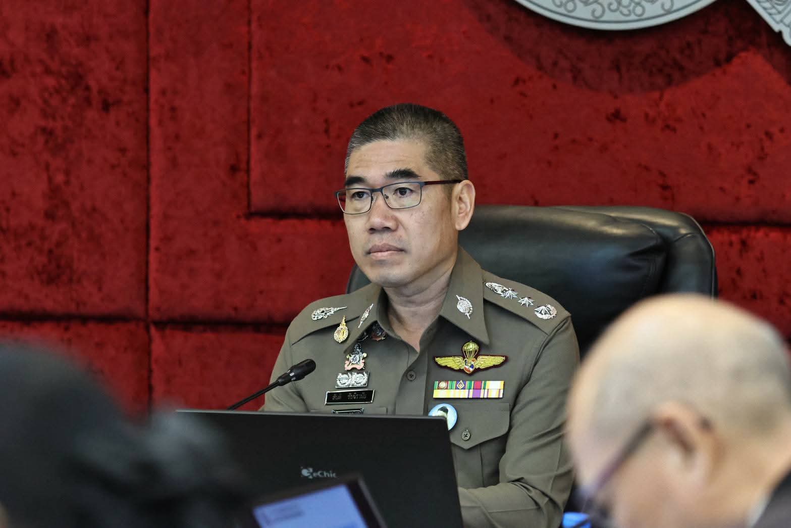 พล.ต.ท.ดร.มณฑล เงินวัฒนะ รองนายกสมาคมตำรวจ,ประธานมูลนิธิตำรวจไทย-นานาชาติ เป็นผู้แทนนายกสมาคมตำรวจ ไปประชุมคณะกรรมการระดับ ตร. การประเมินเพื่อการแต่งตั้งเลื่อนตำแหน่งนักวิทยาศาสตร์ สบ.2 เป็น สบ.3 ของสำนักงานพิสูจน์หลักฐานตำรวจ โดยมี พล.ต.ท.สันติ ชัยนิรามัย ผู้ช่วย ผบ.ตร.(สส.2) เป็นประธาน มีผู้เข้ารับการประเมินจำนวน 12 นาย ผ่านการประเมินทุกนาย